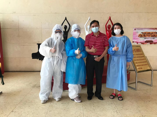 学生工作党支部唐晶晶、杨雅娜二位教师志愿服务于学院核酸检测工作中